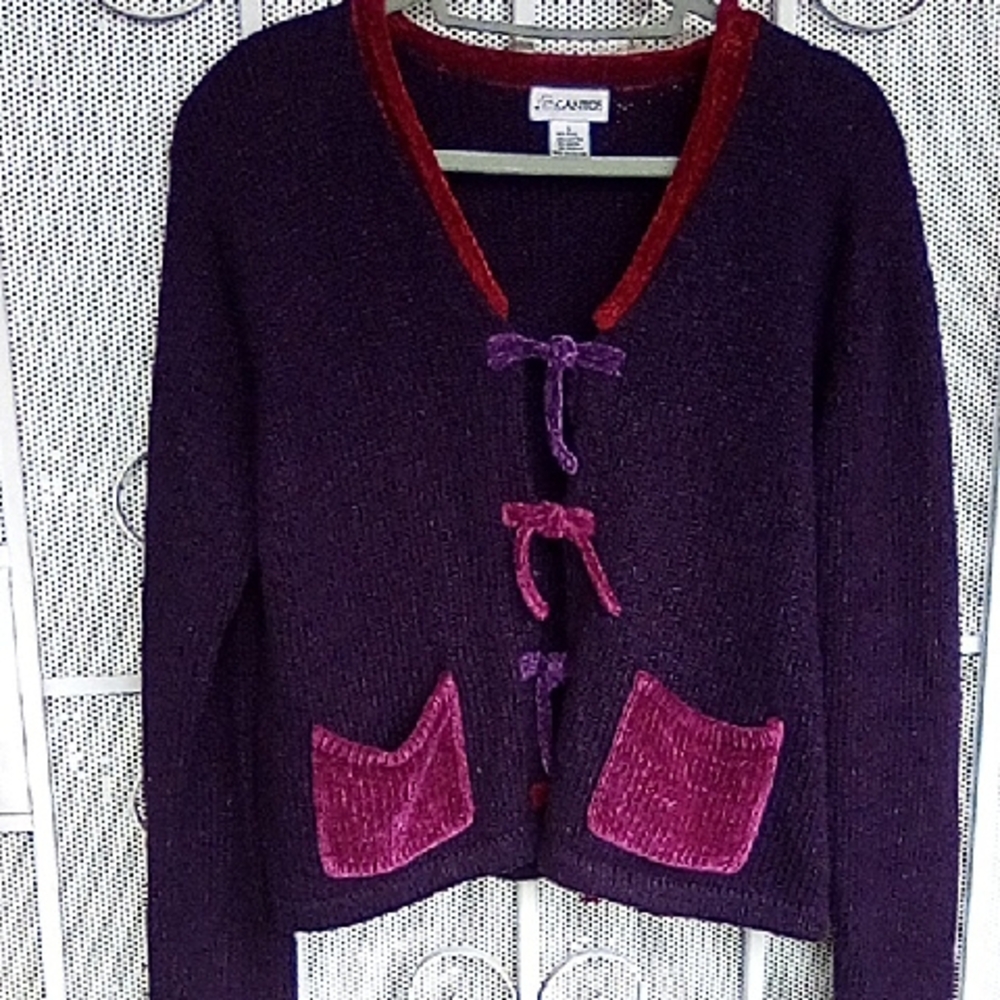 Gantos Sweater Size Large In Excellent Mint Condition.